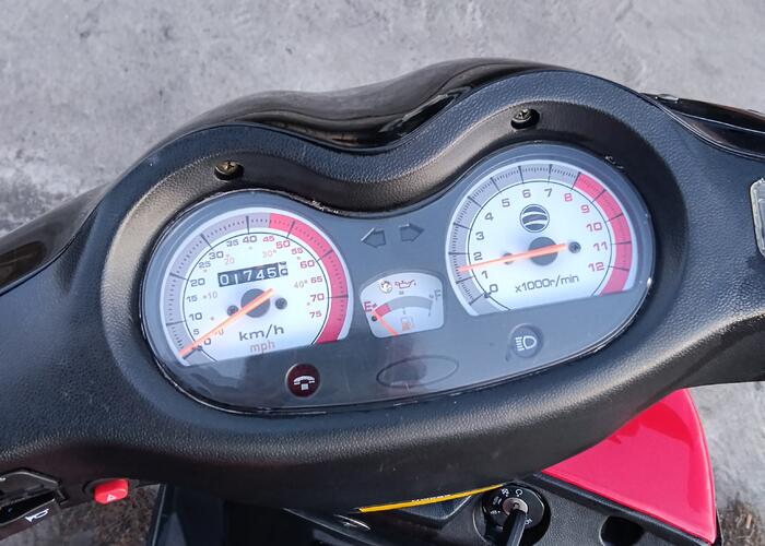 Grajewo ogłoszenia: Sprzedam Skuterka stan igła zablokowany prędkość 50km/h po...